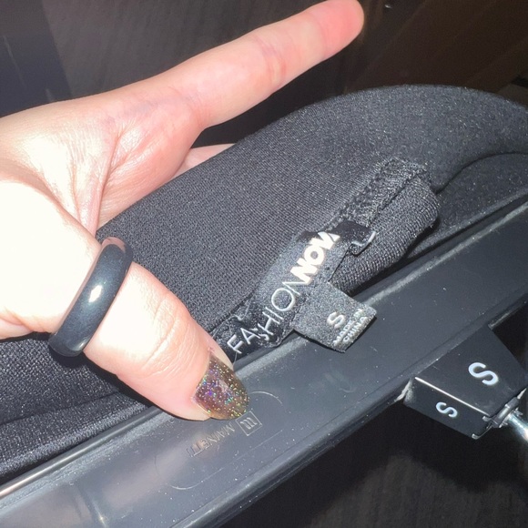 Black rhinestone miniskirt size small - Picture 4 of 4